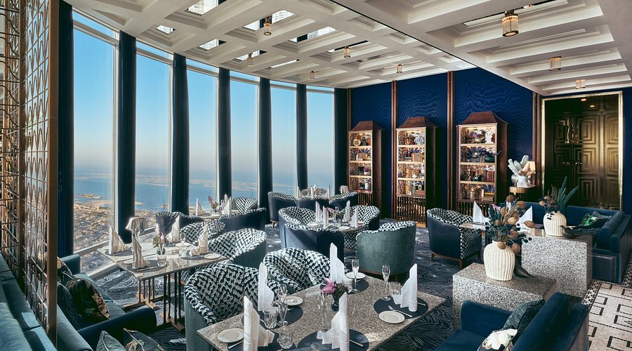 Makan di Atas Burj Khalifa